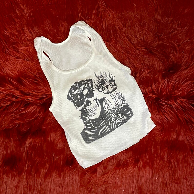 Tank Top Bergaris dengan Grafi - Tank Top Ribbed ulasan dan harga